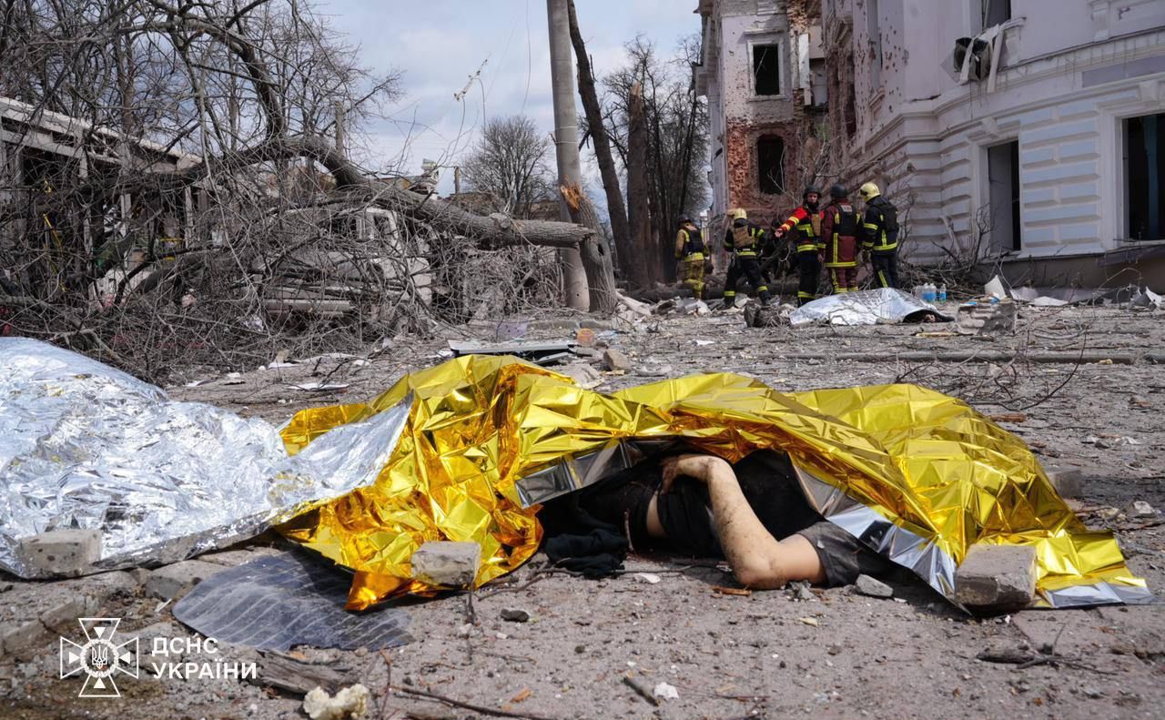 Фото з місця удару: ДСНС