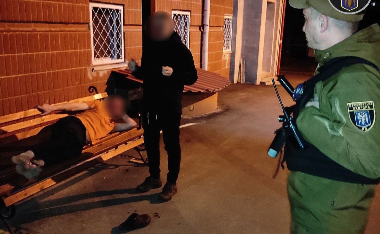 Муніципальна охорона вгамувала нетверезих дебоширів. Фото: Муніципальна охорона