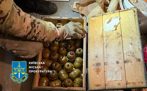 У «зброярів» вилучили понад 100 бойових гранат