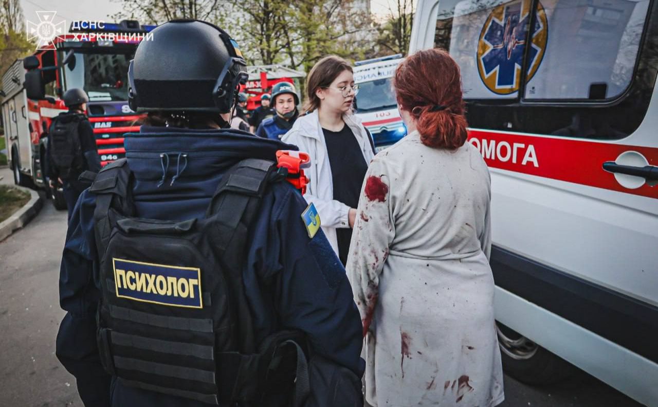 У Харкові надають допомогу людям Фото: Нацполіція