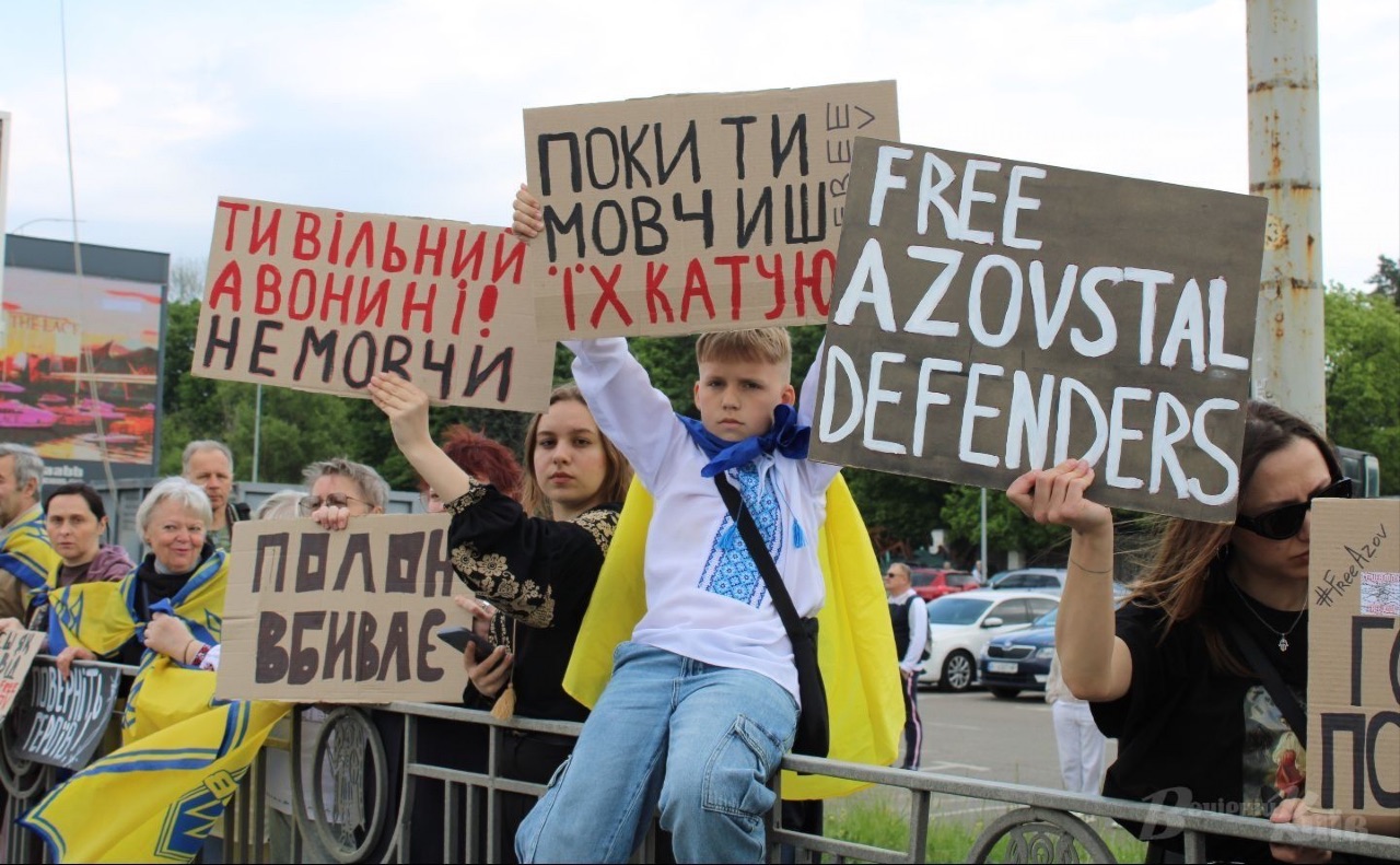 Акції в підтримку військовополонених проходять щонеділі о 12:00. Фото: Олександра Плакіна