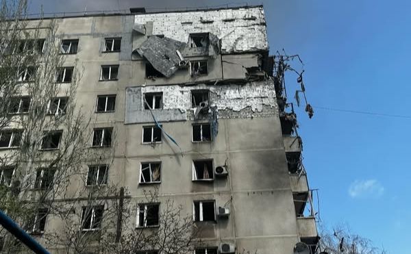 Наслідки російської атаки на Запоріжжя. Фото: ДСНС Запоріжжя