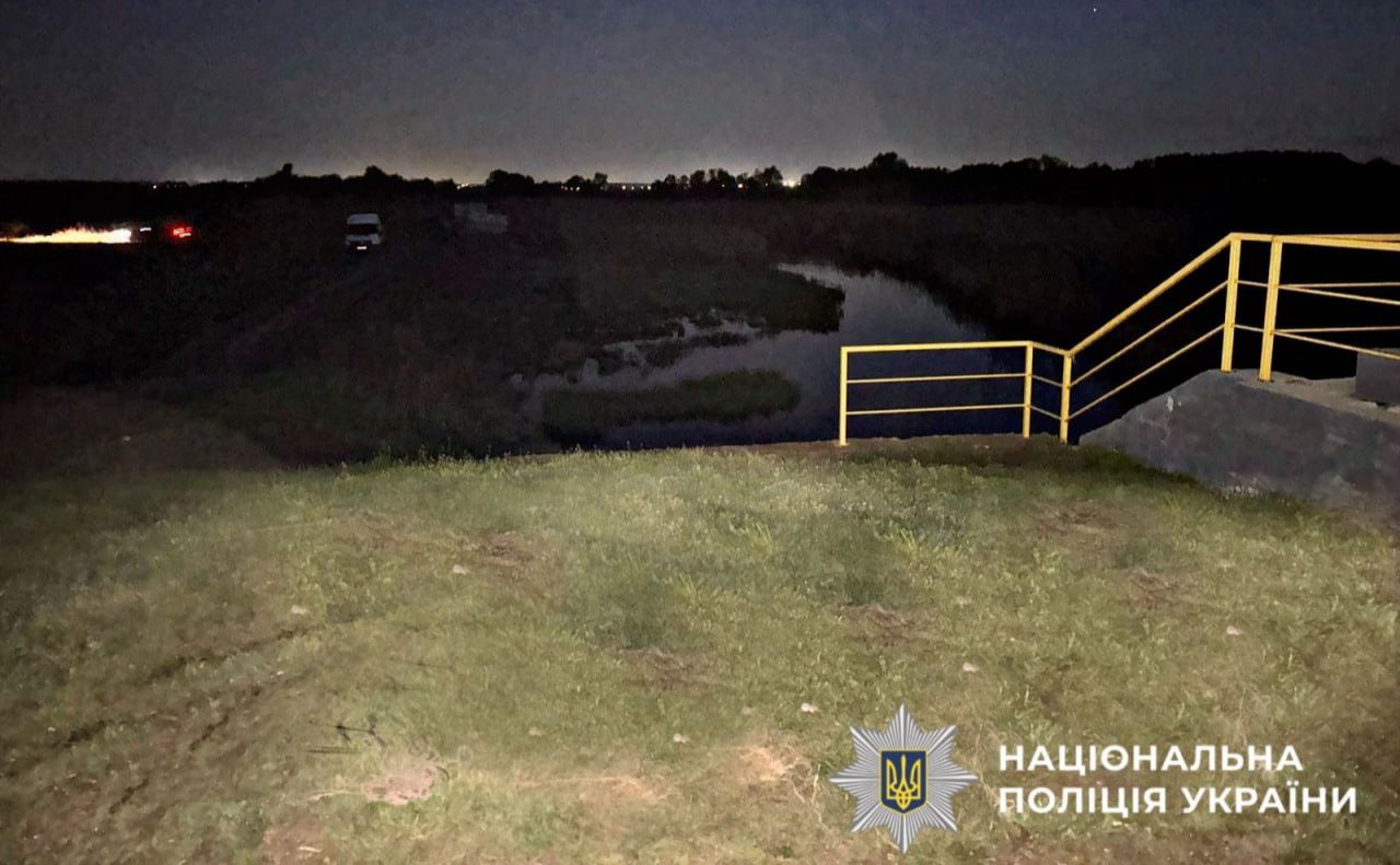 Браконьєра упіймали вночі. Фото: поліція Київської області