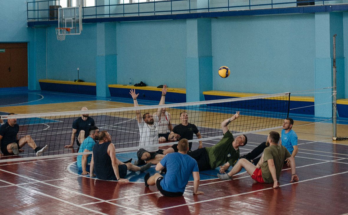 Волейбол сидячи. Фото: Тім Пушкарук