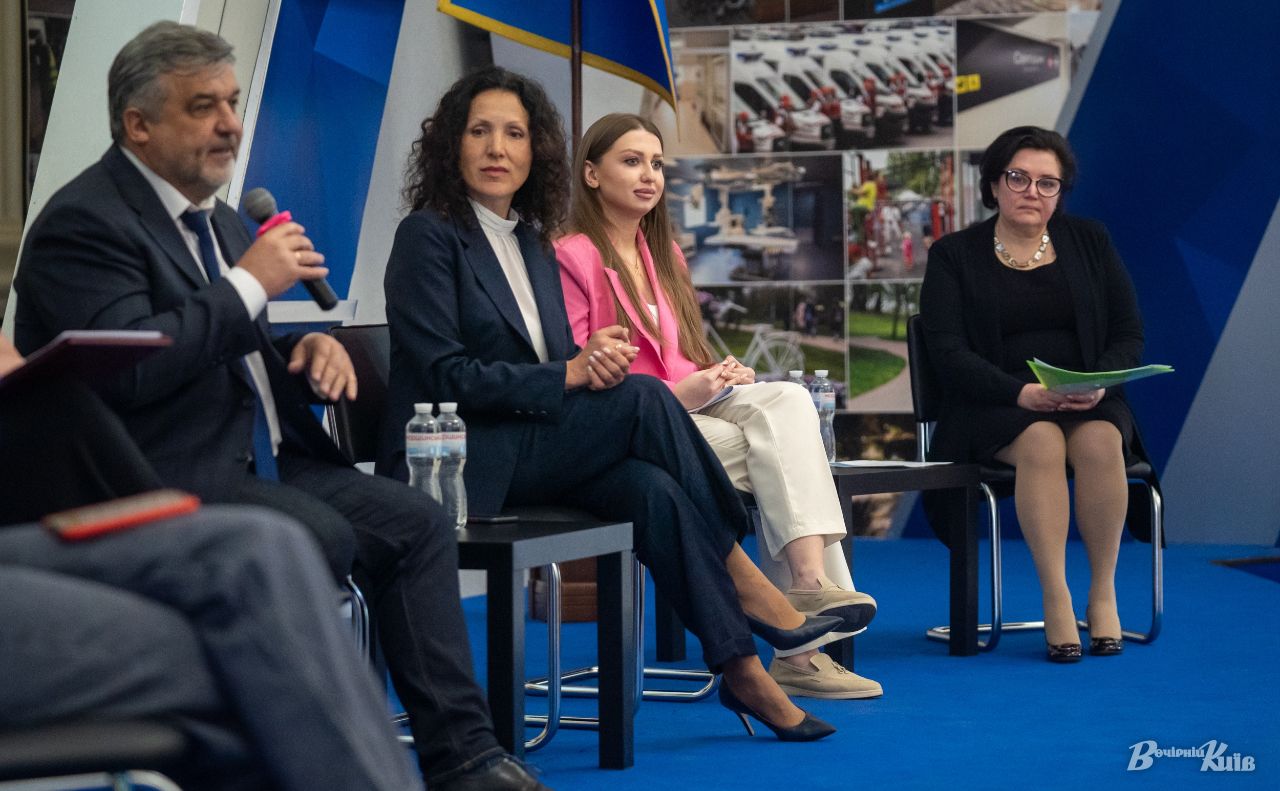 Під час дискусійної панелі «Інформаційна безпека в умовах війни: виклики для мегаполісу». Фото: Олексій Самсонов