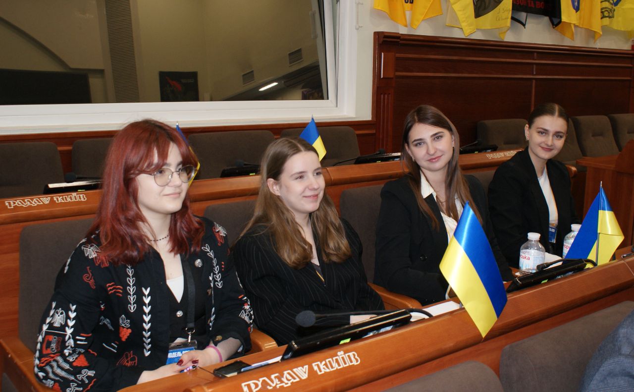 Захід об’єднав експертів та молодь. Фото надане організаторами події