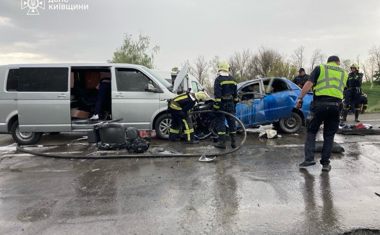 ДСНС на дорозі. Фото: ДСНС Київщини