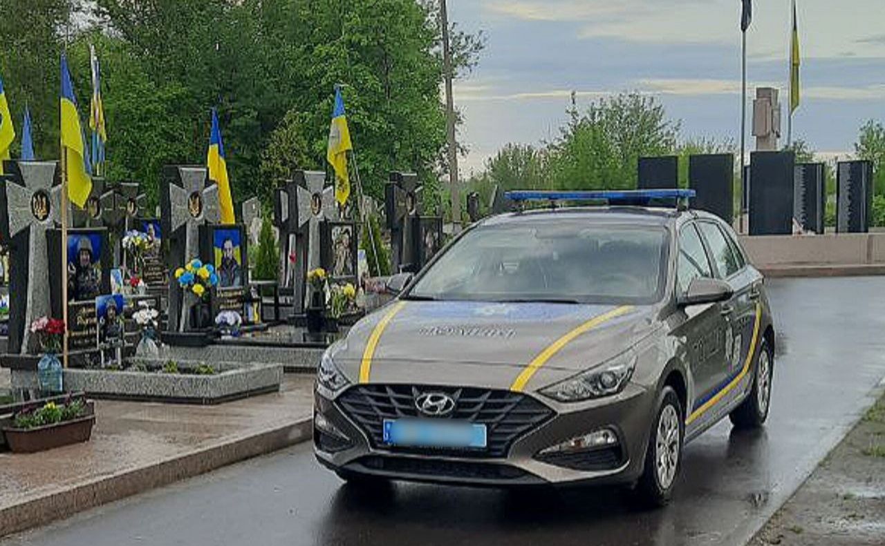 Порушника доставили у Подільське управління поліції. фото: Муніципальна охорона