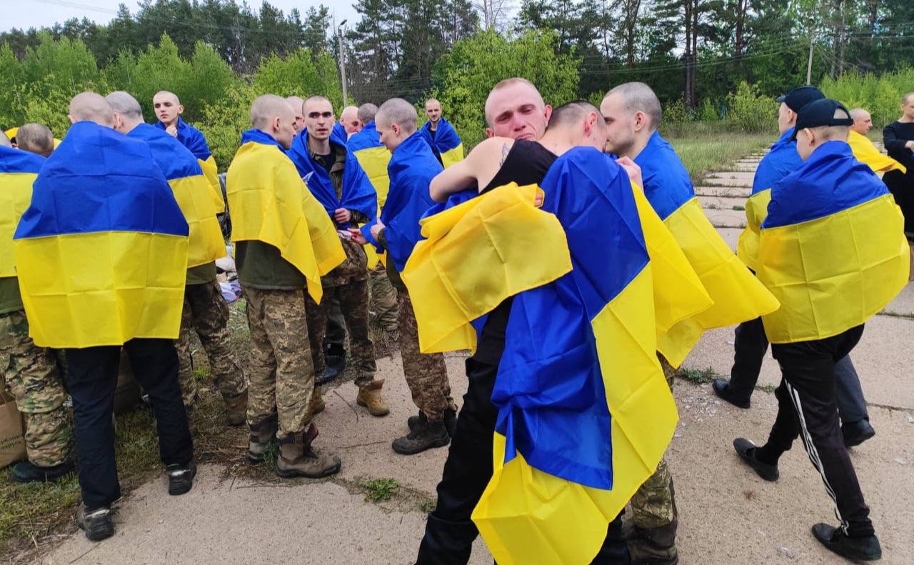 Звільнення наших воїнів. Фото: ОП
