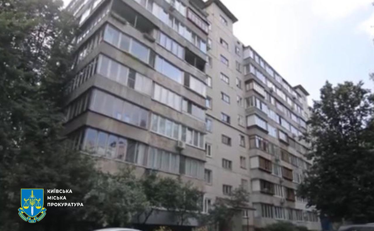 Шахраї намагалися заволодіти квартирою у цьому будинку. Фото: Київська міська прокуратура