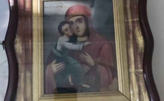 Дерев’яну ікону вилучили та передали на експертизу. Фото: ДПСУ