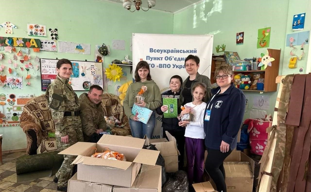 Кожен поліцейський долучився до цієї ініціативи, вкладаючи свою частинку підтримки для малечі. Фото: поліція