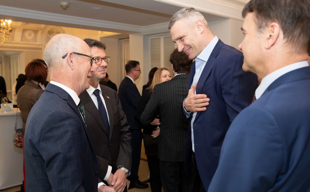 Під час зустрічі з послами та дипломатами іноземних держав. Фото: ТГ Віталія Кличка