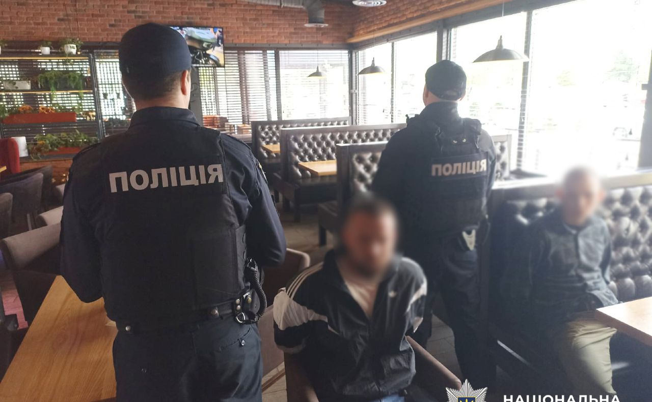 Затримані — двоє киян, віком 22 та 33 роки. Фото: поліція Києва