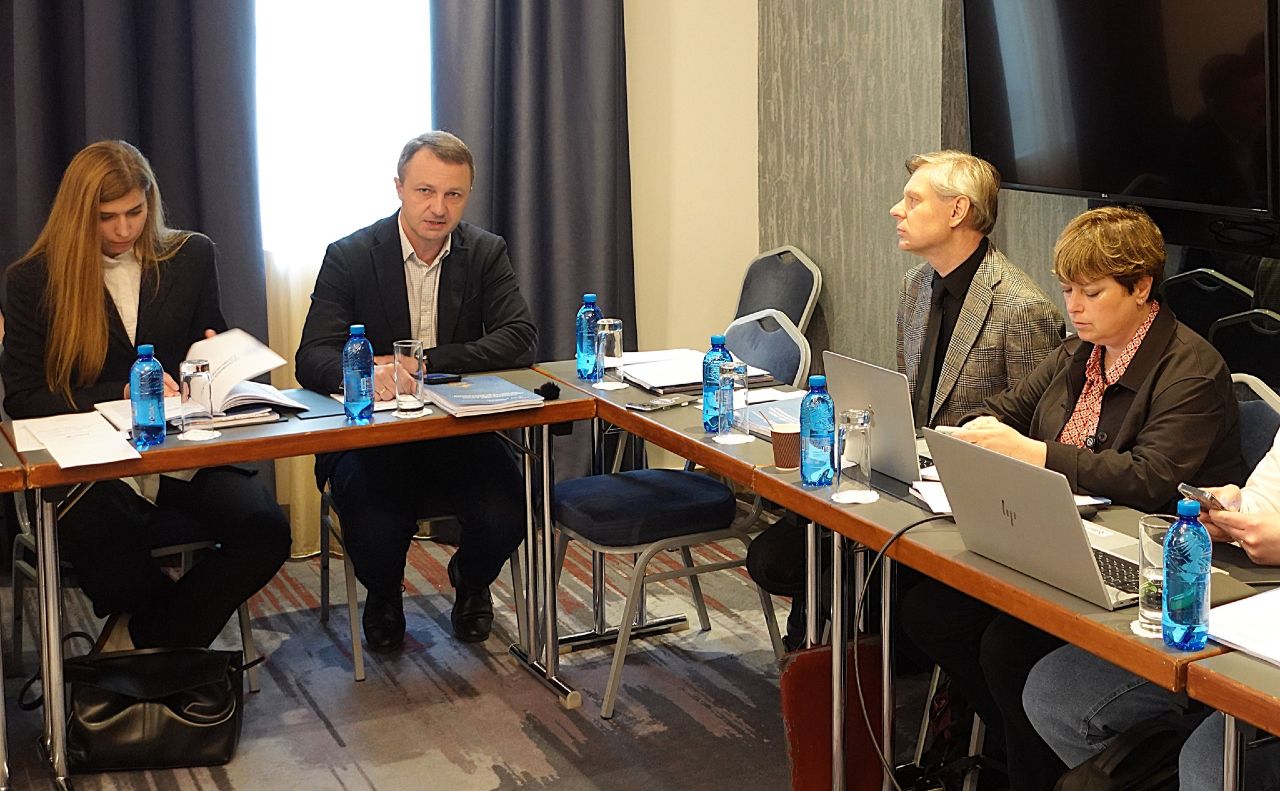 Тарас Кремінь під час презентації результатів проєкту «Право на освіту у контексту окупованого Криму»