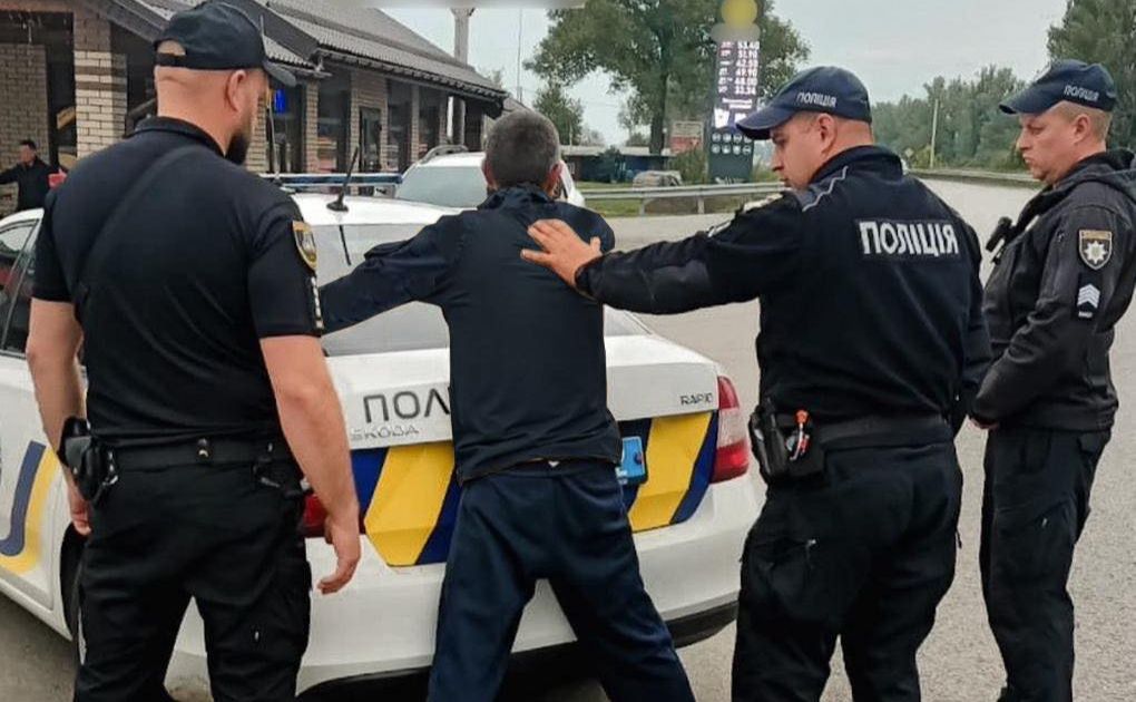 Підозрюваного затримали в Обухівському районі. Фото: Нацполіція