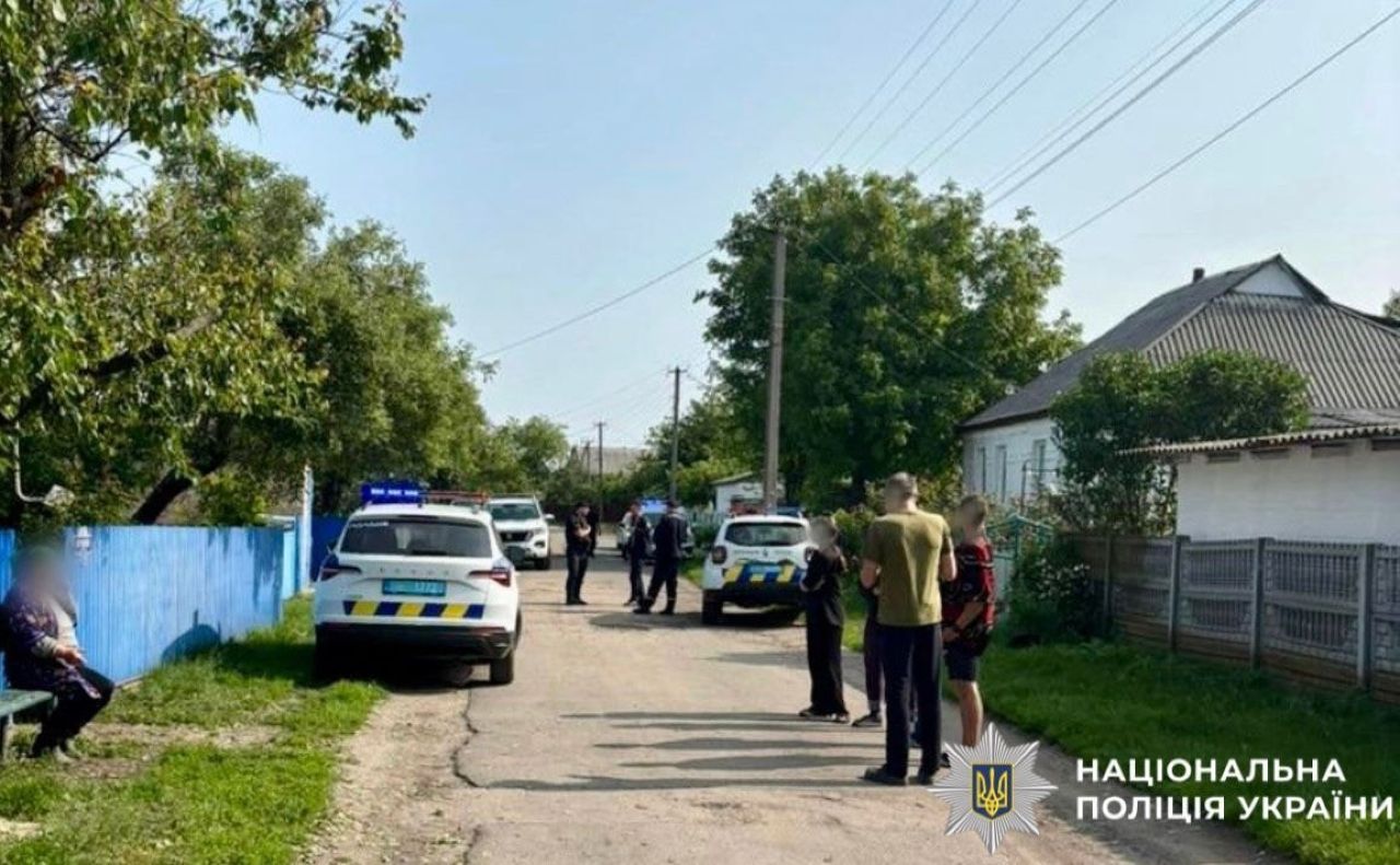 Поліція Київщини фіксує наслідки атаки рф. Фото: поліція Київщини