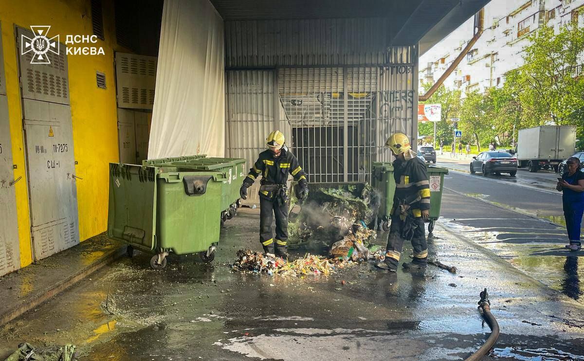 Рятувальники оперативно загасили вогонь. Фото: ГУ ДСНС у м. Києві