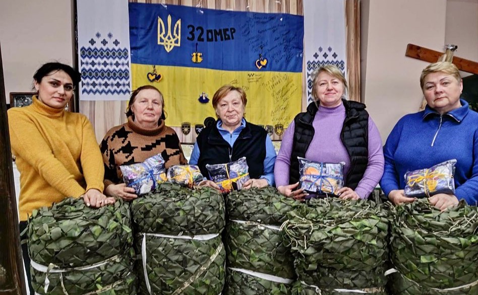 Волонтерський осередок «Блиставицькі Тенета» щодня працює на перемогу. Фото: Бучанська міська рада
