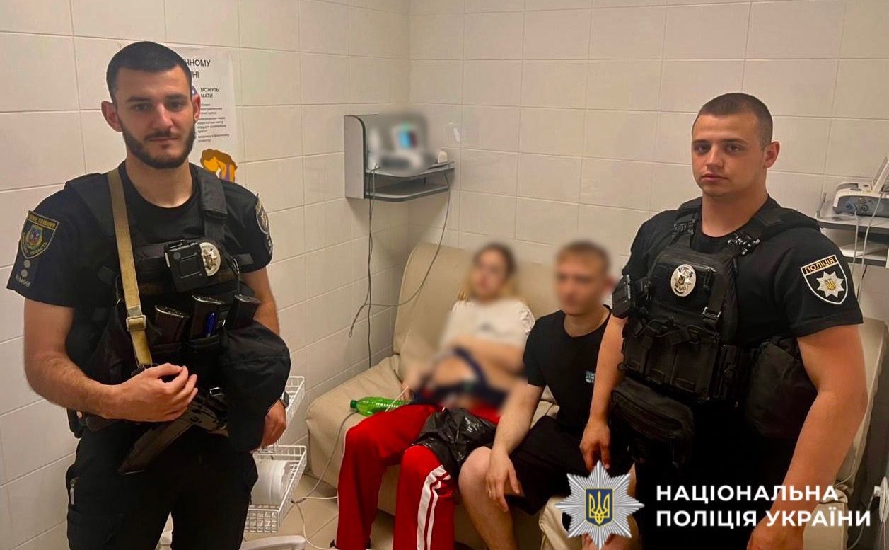 Правоохоронці Назар Некрашевич і Костянтин Мізун. Фото: поліція