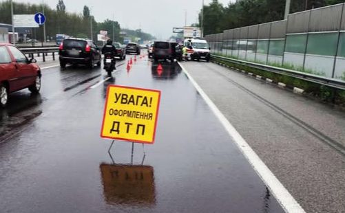 Правоохоронці зареєстрували 175 ДТП з потерпілими. Фото: патрульна поліція Київщини