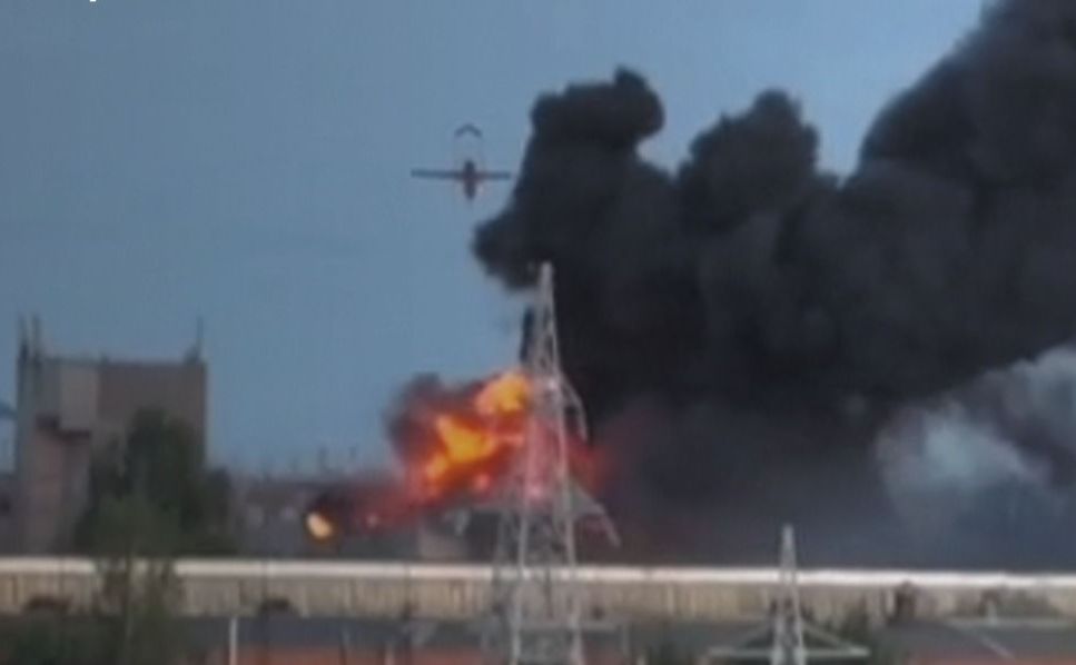 Підтверджене ураження об’єкта щонайменше двома БпЛА. Скріншот з відео