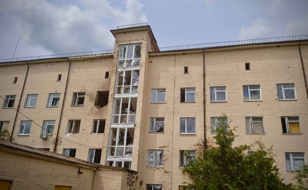 Лікарня у місті Семенівка. Фото: ТГ В’ячеслава Чауса