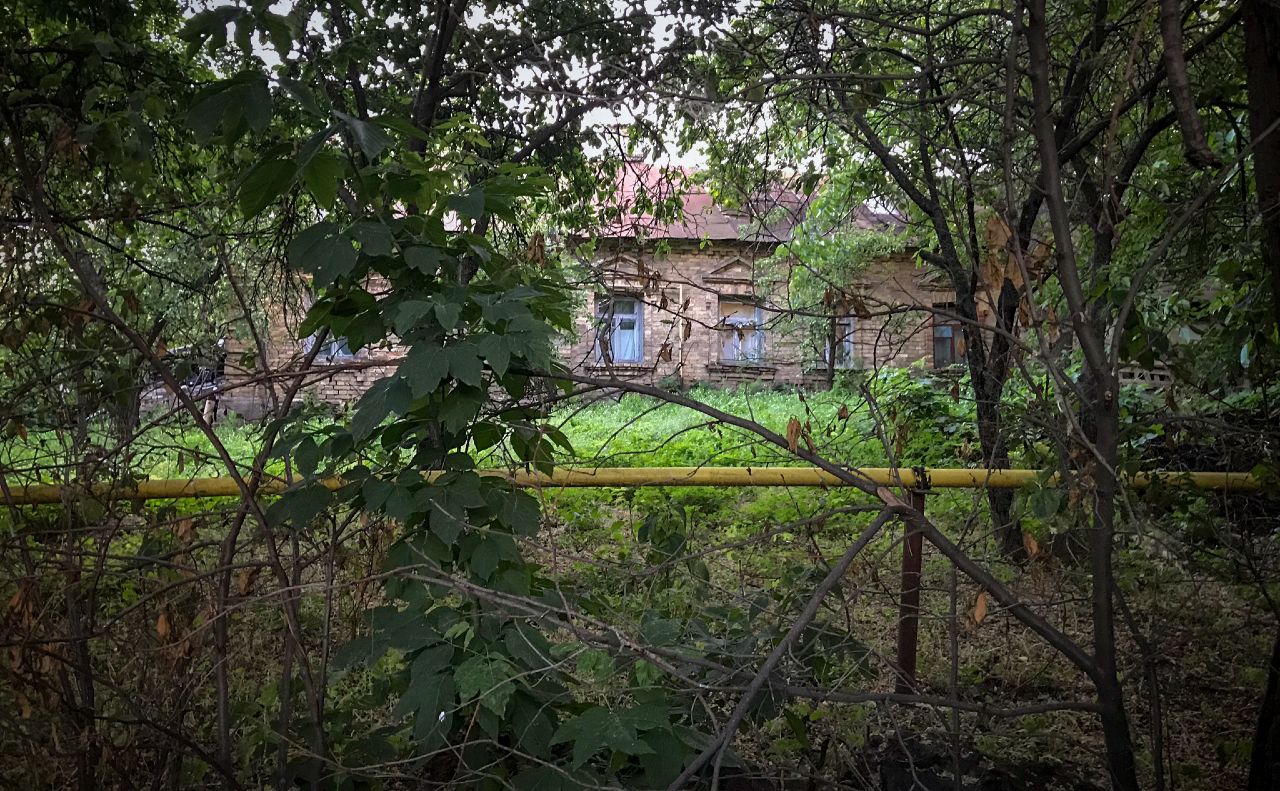 Старовинна будівля на Куренівці, де загинула жінка. Фото: Антон Короб/Facebook