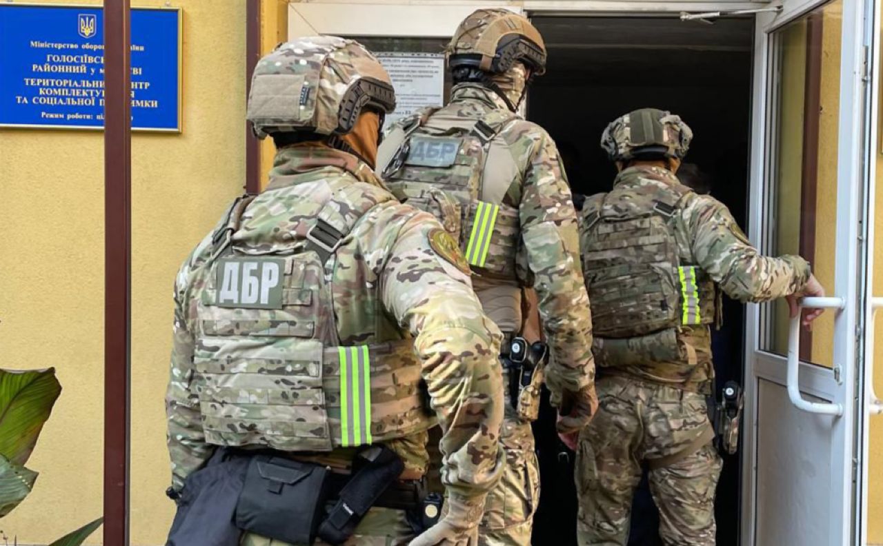 Оборудка дозволила уникнути мобілізації тисячам осіб. Фото: ДБР