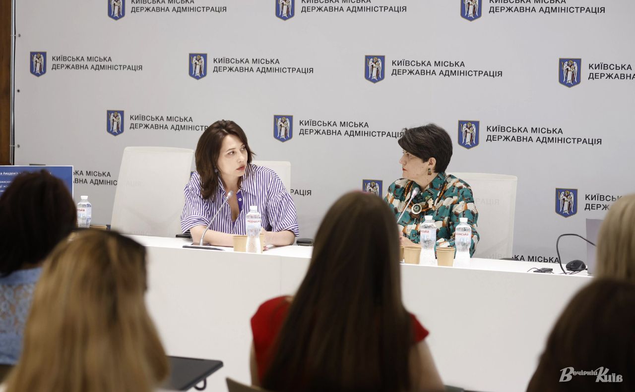 Зустріч з адвокаткою, правозахисницею та письменницею Ларисою Денисенко. Фото: Бориса Корпусенка
