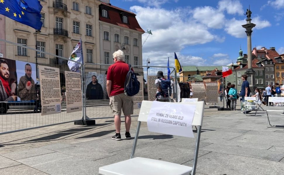 Акція на підтримку українських полонених у Варшаві. Фото: Укрінформ