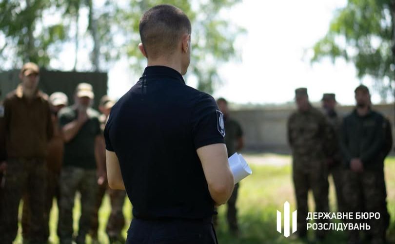 Військовослужбовцям повідомили про підозру