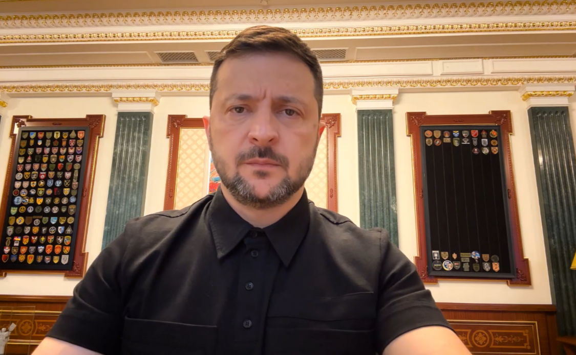 Президент подякував українським виробникам дронів. Фото: Офіс Президента