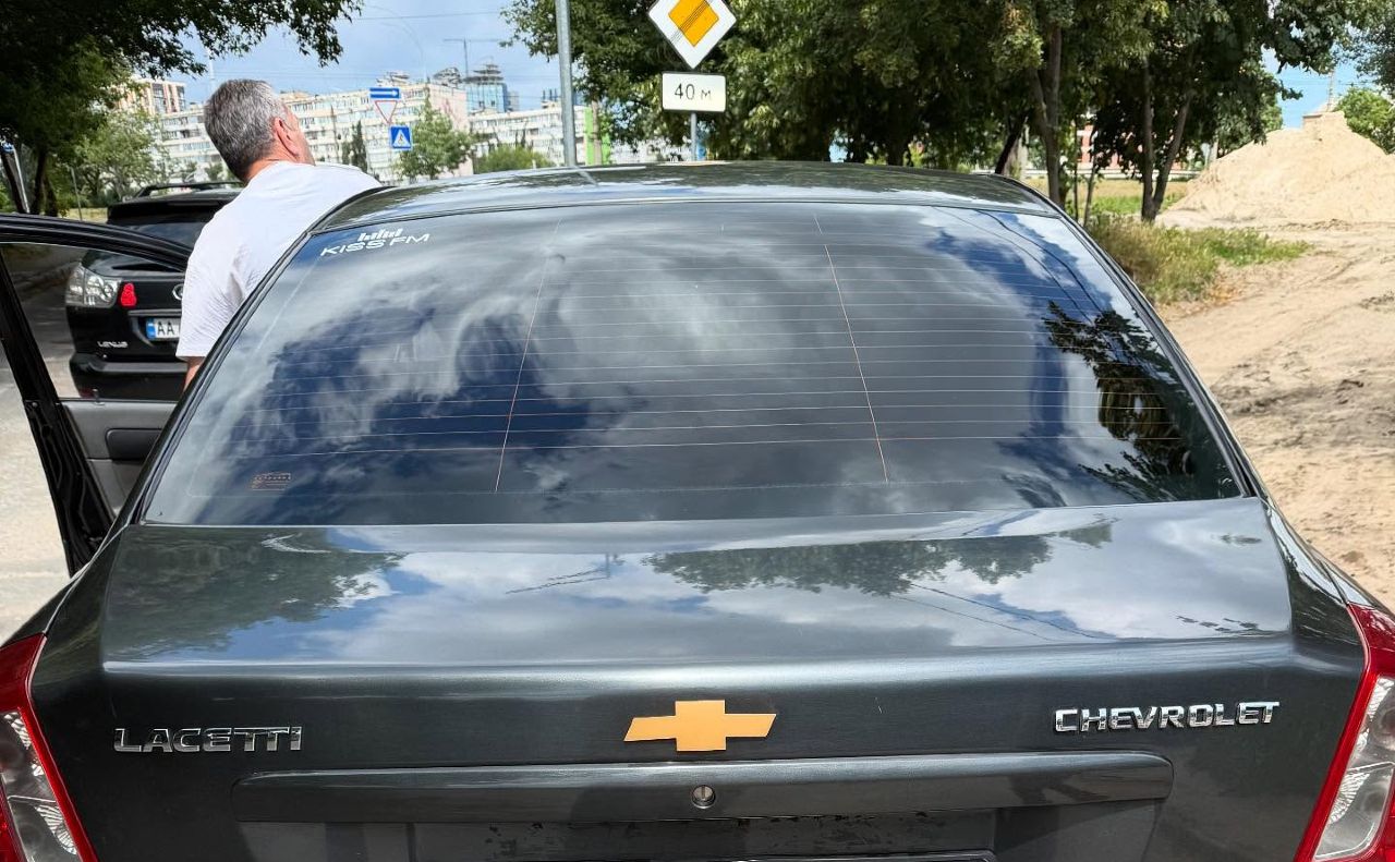 Тоня Матвієнко сфотографувала чоловіка, який її вдарив. Фото: фб Тоні Матвієнко