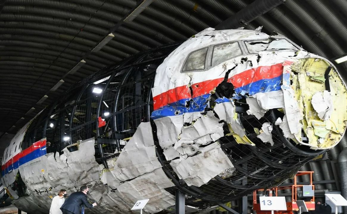 Реконструкція уламків MH17 у межах судового розгляду справи, травень 2021 року Piroschka van de Wouw — Pool / Getty Images