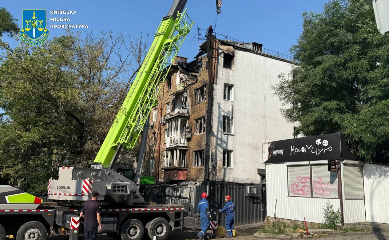 Наслідок обстрілу. Фото: Київська міська прокуратура