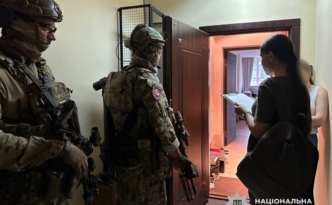 Під час обшуків. Фото: Нацполіція