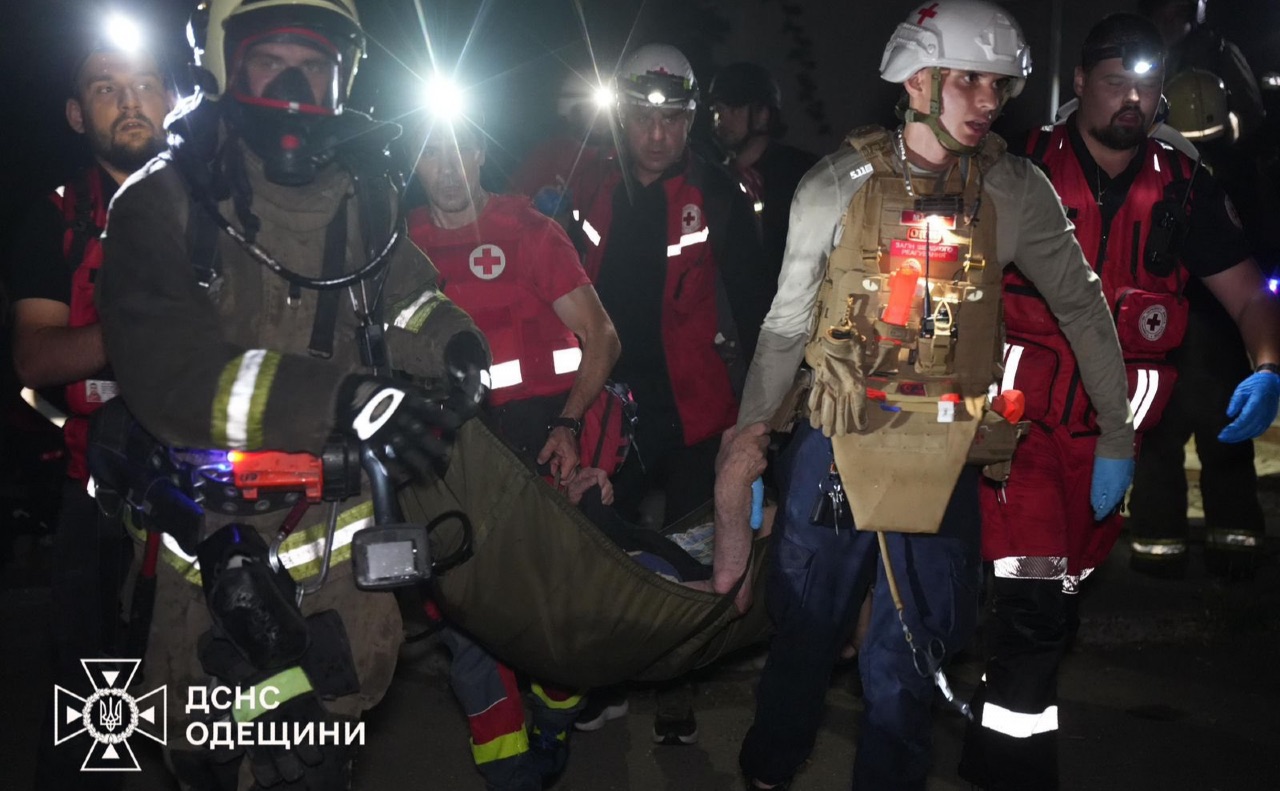 До ліквідації займання залучили рятувальників і добровольців. Фото: ДСНС