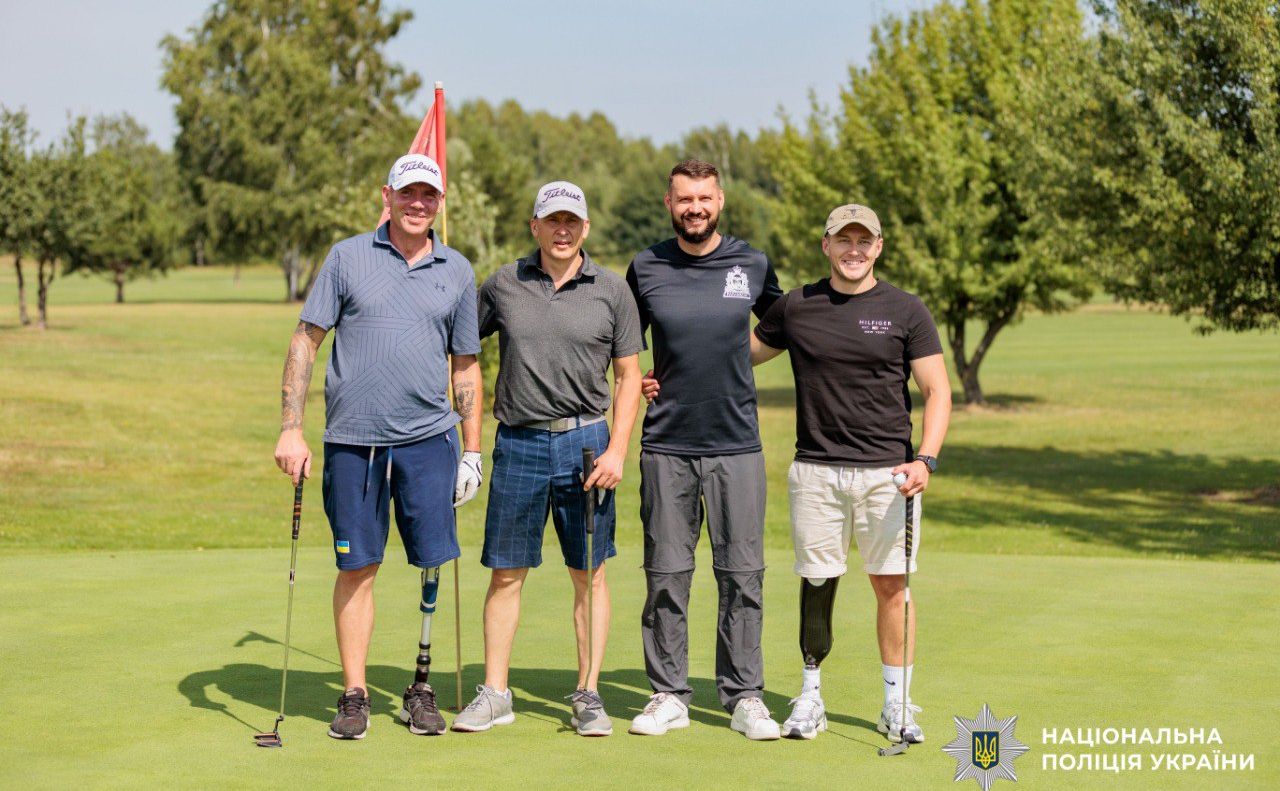 Учасники турніру єдності з гольфу. Фото: поліція Києва