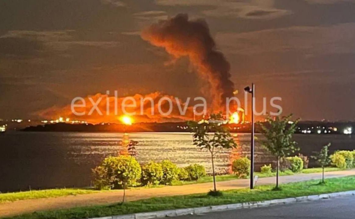 Ураження заводу. Фото з ворожих каналів у соцмережах.