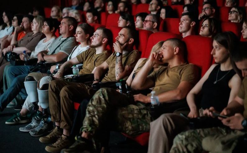 Премʼєрний показ фільму «2000 метрів до Андріївки». Facebook/Arthouse Traffic