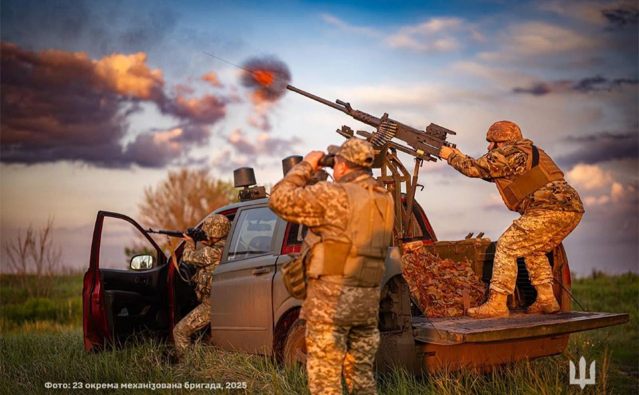 Повітряний напад, зокрема відбивали мобільні вогневі групи. Фото ілюстративне