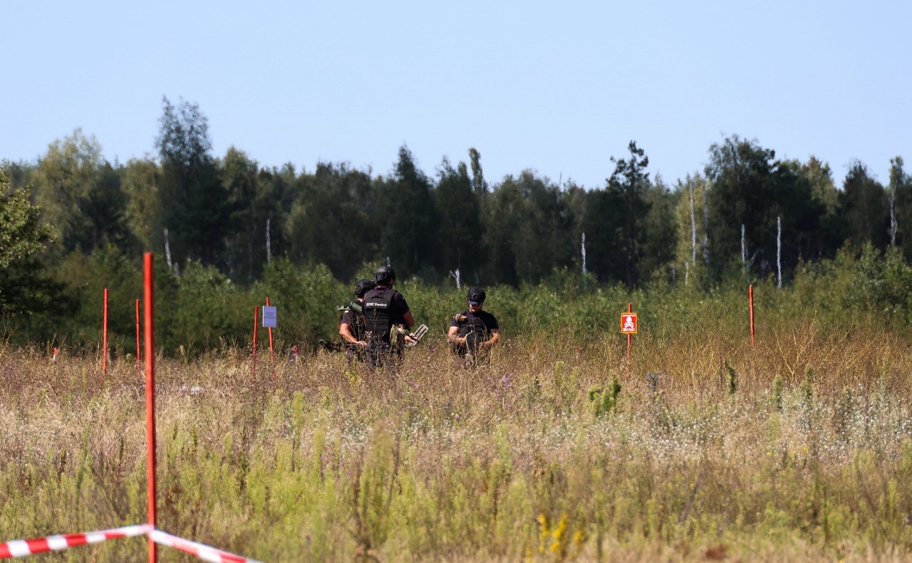 Щодня в області працюють понад 150 піротехніків у складі 27 розрахунків та 72 одиниць техніки. Фото: ФБ Миколи Калашника