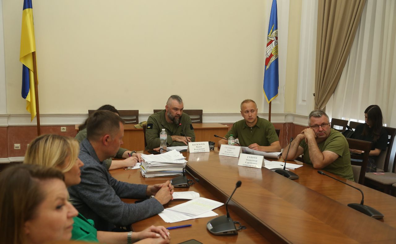 Депутатська комісія ухвалила рішення щодо спортмайданчика. Фото: пресслужба Київради
