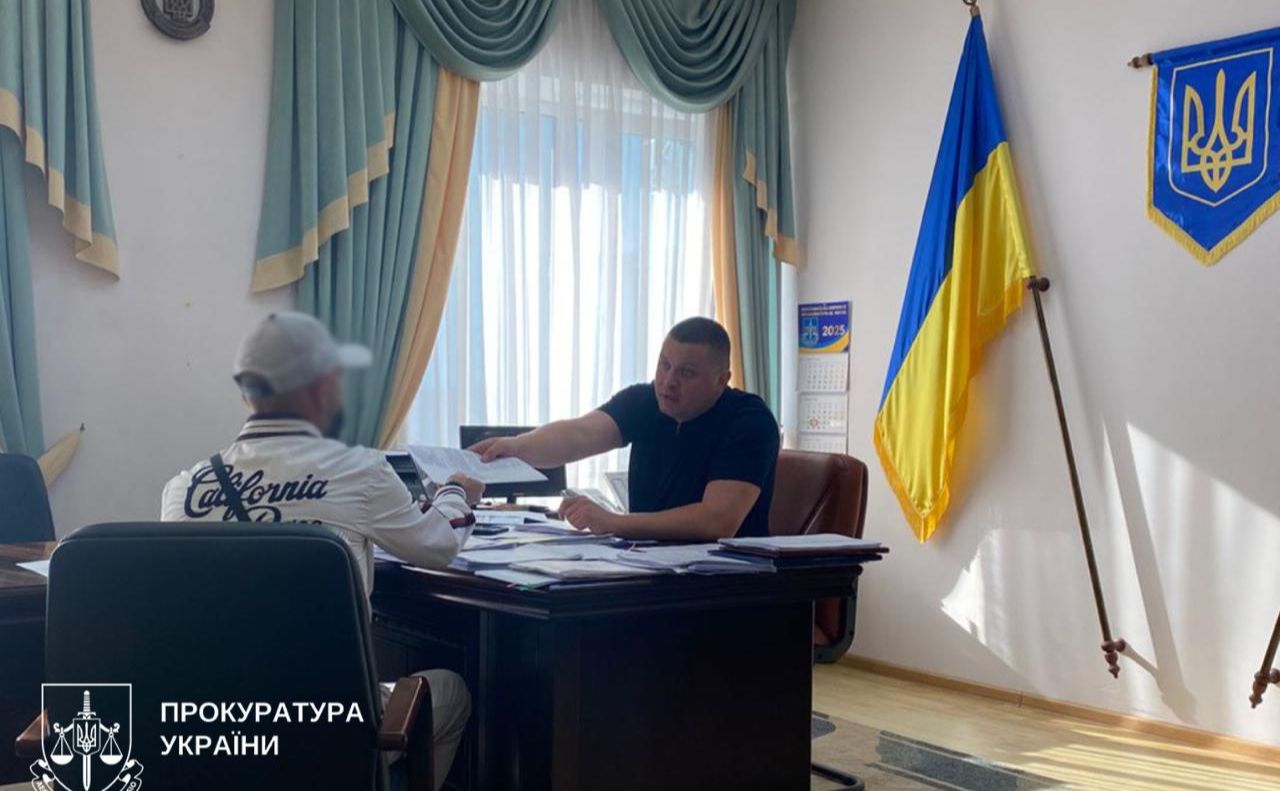 Оперативне фото, зроблене під час зустрічі з військовозобов’язаним. Фото: Прокуратура України