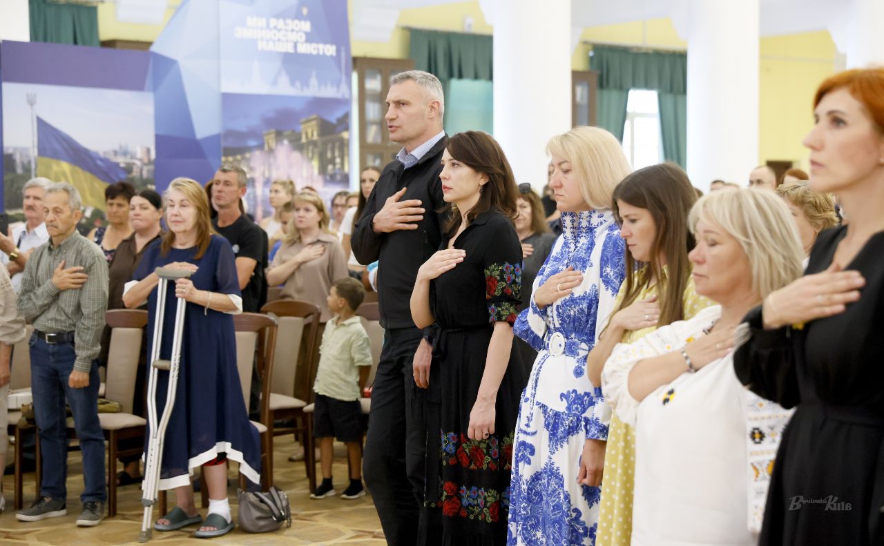Вшанування пам’яті загиблих героїв-киян у Колонній залі КМДА. Фото: Борис Корпусенко