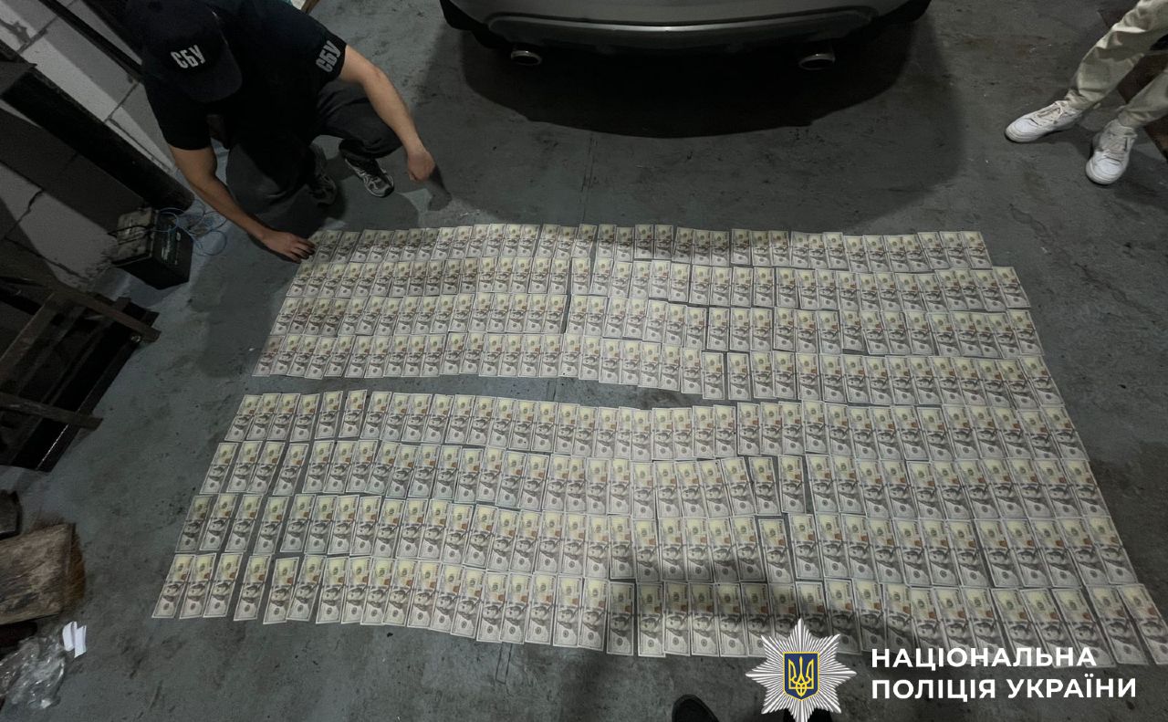 Викриття підозрюваного. Фото: Нацполіція