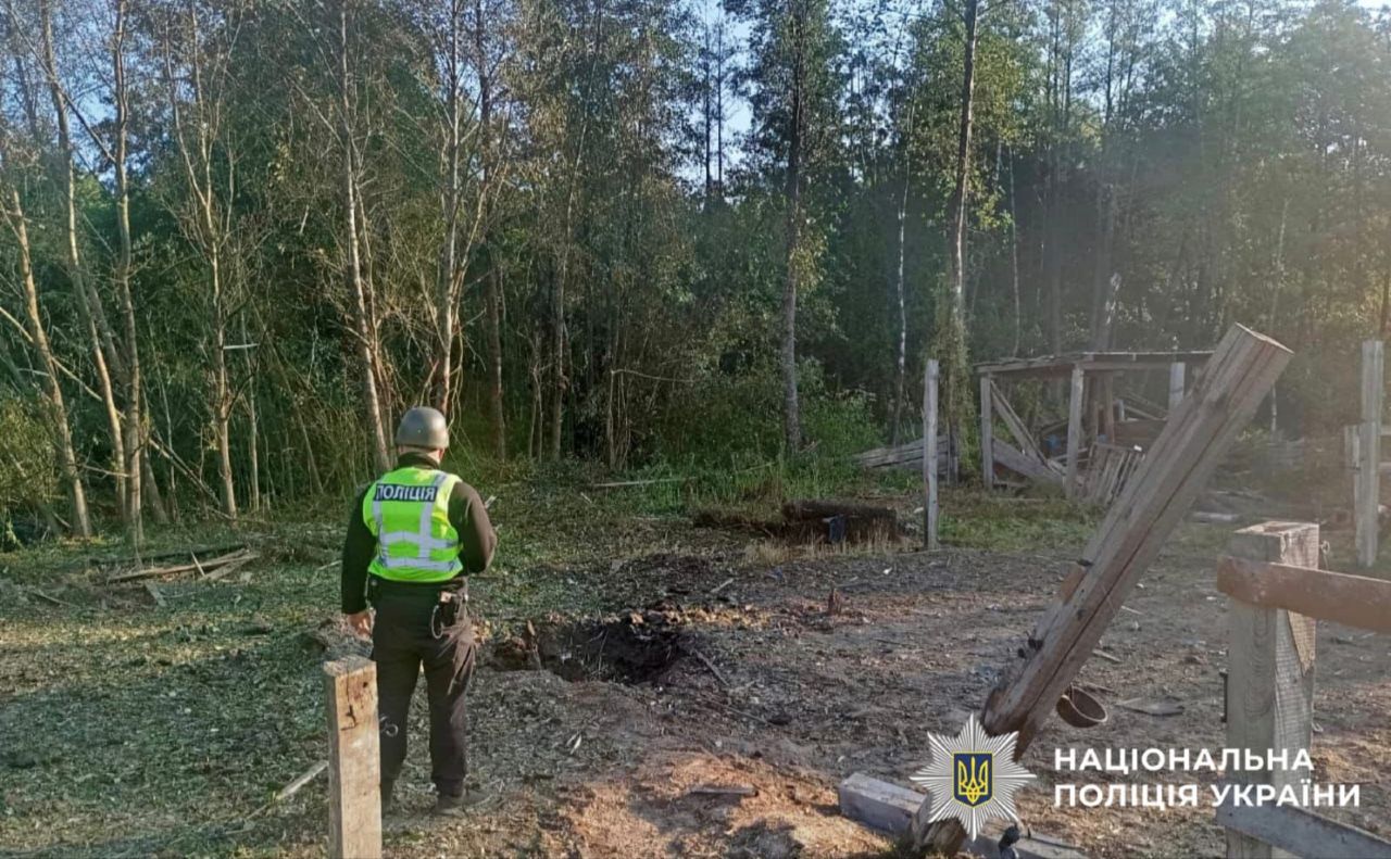 Наслідки ворожої атаки на Київщині. Фото: поліція Київської області