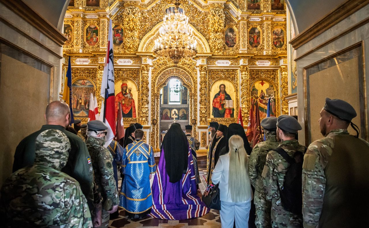 Єпископ Авраамій служить літію в Успенському соборі. Фото: Yuriy Yurchenko/ НЗ «Києво-Печерська лавра/ Facebook