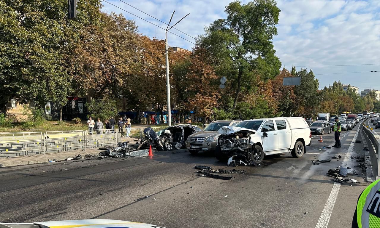 Аварія спричинила величезний затор. Фото: спецпрокуратура у сфері оборони Центрального регіону